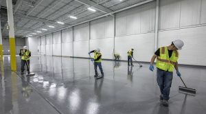 Phủ bóng sàn giúp bảo vệ bề mặt sàn tốt hơn